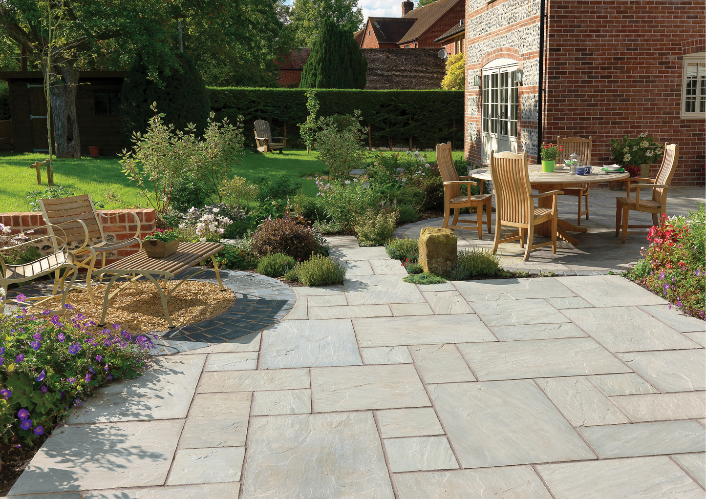Light Grey Natural Stone Paving 22mm Mixed Pack 20.7m²
