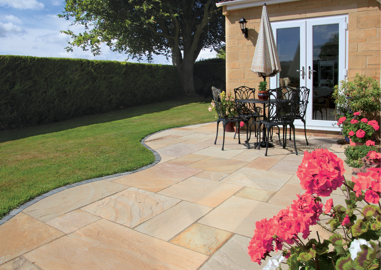 Golden Fossil Natural Stone Paving 22mm Mixed Pack 19.5m²