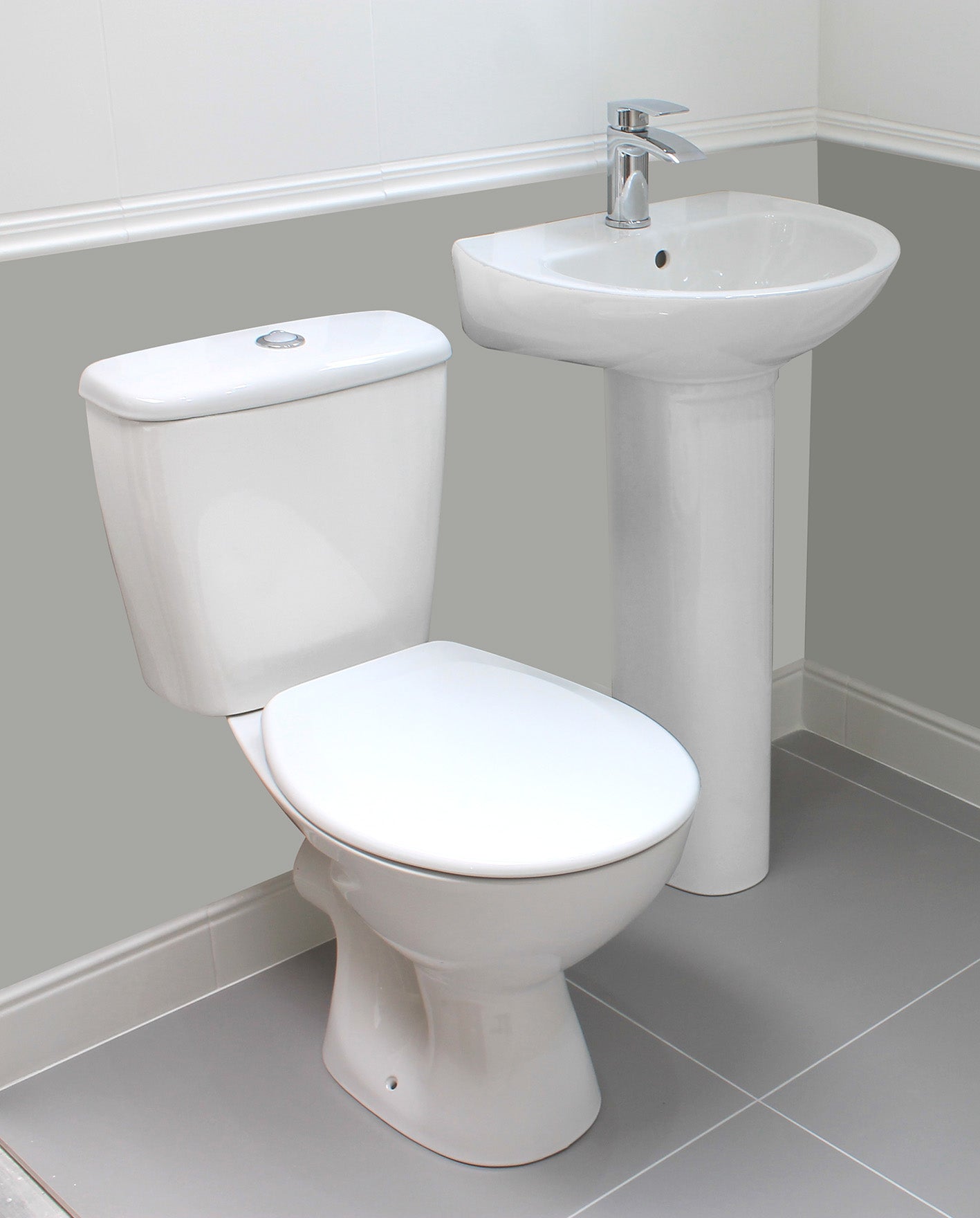 Spade Toilet Set